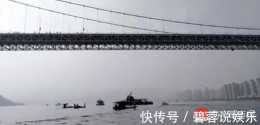 重慶萬州公交墜江時發出巨大聲響，救援人員現場編特殊鋼絲繩打撈
