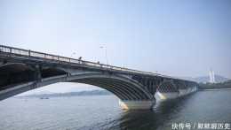 長沙湘江第一橋，曾有80萬人共同建設，通往橘子洲頭的必經之路