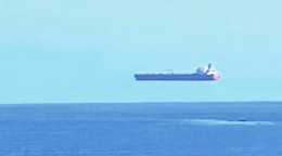 英國一男子看到一艘巨輪懸浮在半空中,專家解釋稱是海市蜃樓現象